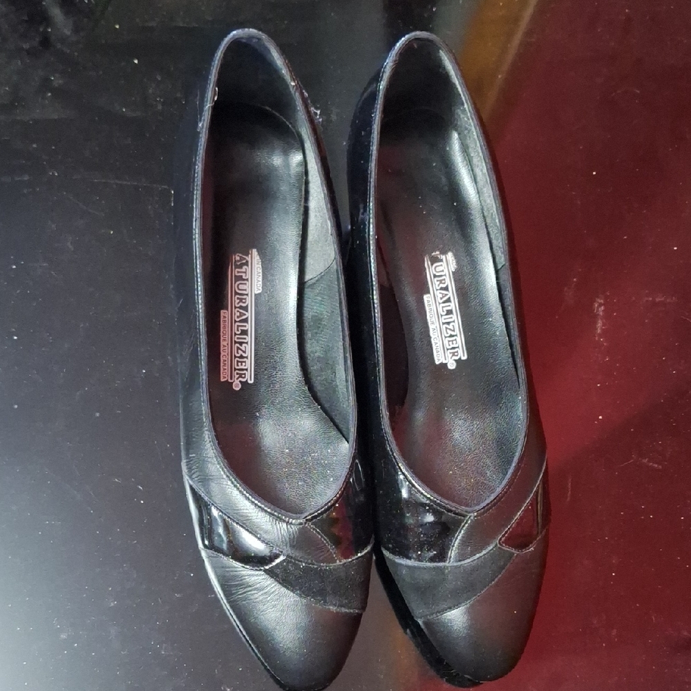Naturalizer Women's Black Slip-On Size 8 Worn Made In CANADA Bundle 3 For $30